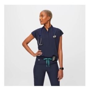 Navy FREEx Rafaela Oversized Scrub Top XL NWT